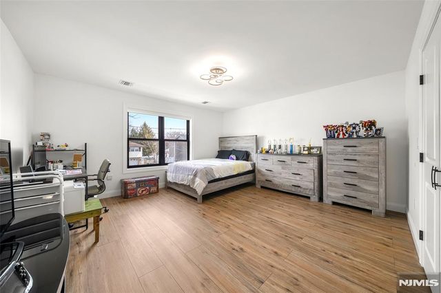 129 Rivervale Road, River Vale, NJ 07675