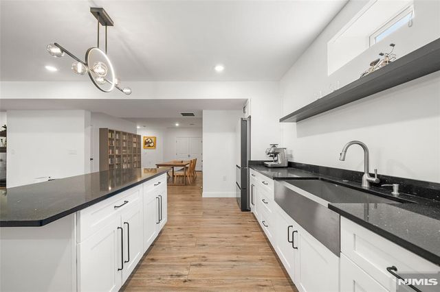 129 Rivervale Road, River Vale, NJ 07675