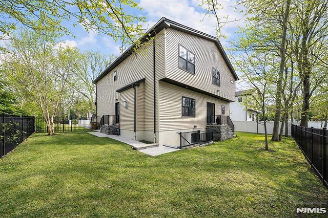 129 Rivervale Road, River Vale, NJ 07675