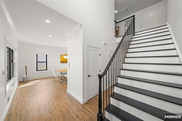 129 Rivervale Road, River Vale, NJ 07675