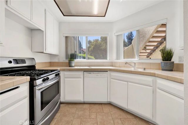 3210 Darby Street 102, Simi Valley, CA 93063