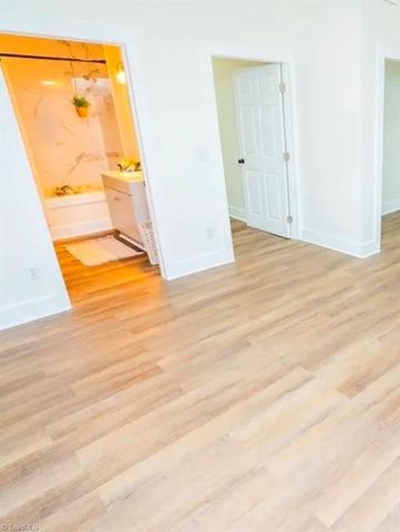 1037 Madison Avenue, Winston-salem, NC 27103