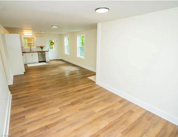 1037 Madison Avenue, Winston-salem, NC 27103