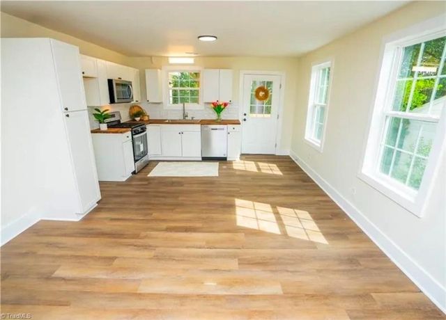 1037 Madison Avenue, Winston-salem, NC 27103