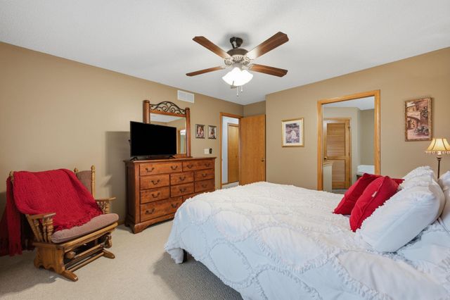 10701 W Lamp Cir, Wichita, KS 67215