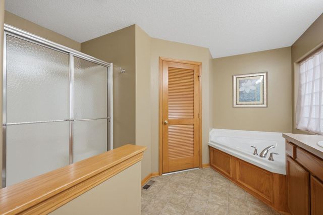 10701 W Lamp Cir, Wichita, KS 67215