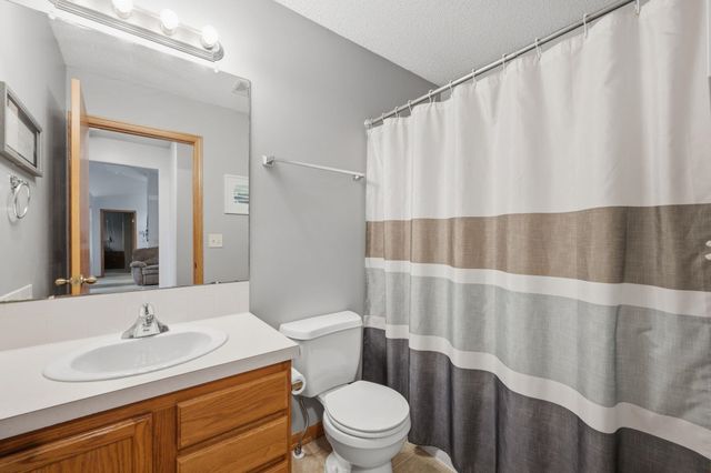 10701 W Lamp Cir, Wichita, KS 67215