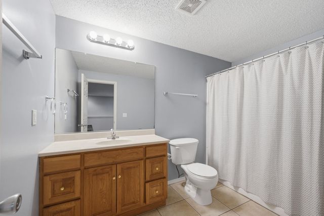 10701 W Lamp Cir, Wichita, KS 67215
