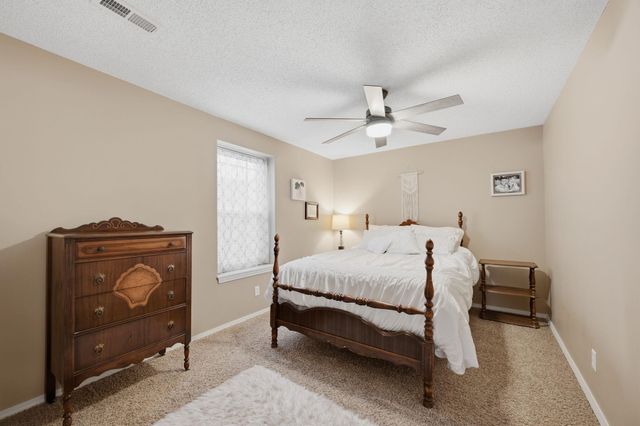 10701 W Lamp Cir, Wichita, KS 67215