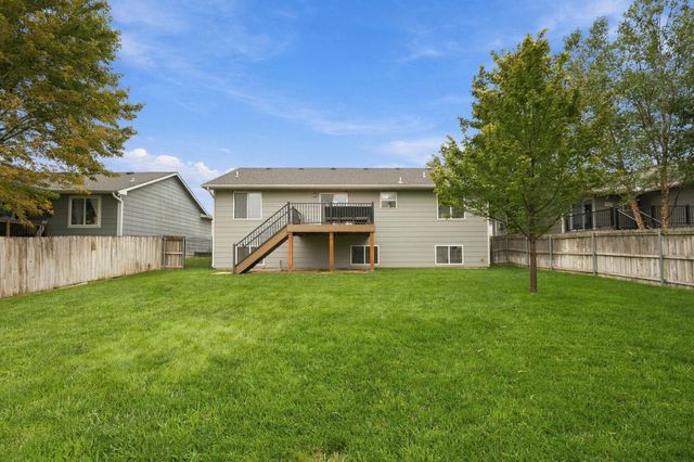 10701 W Lamp Cir, Wichita, KS 67215