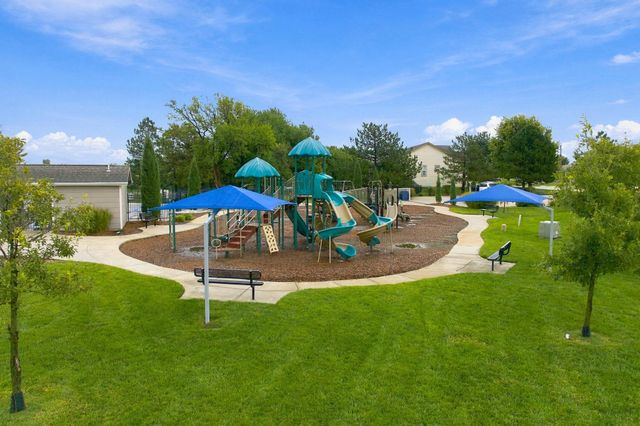 10701 W Lamp Cir, Wichita, KS 67215