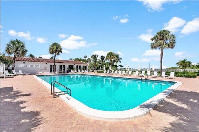 2457 Collins Ave 1603, Miami Beach, FL 33140