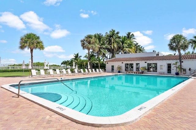 2457 Collins Ave 1603, Miami Beach, FL 33140