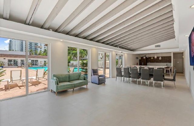 2457 Collins Ave 1603, Miami Beach, FL 33140