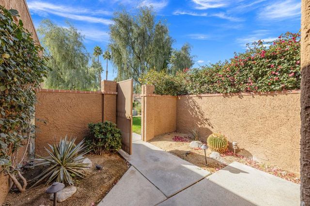 73148 Carrizo Circle, Palm Desert, CA 92260
