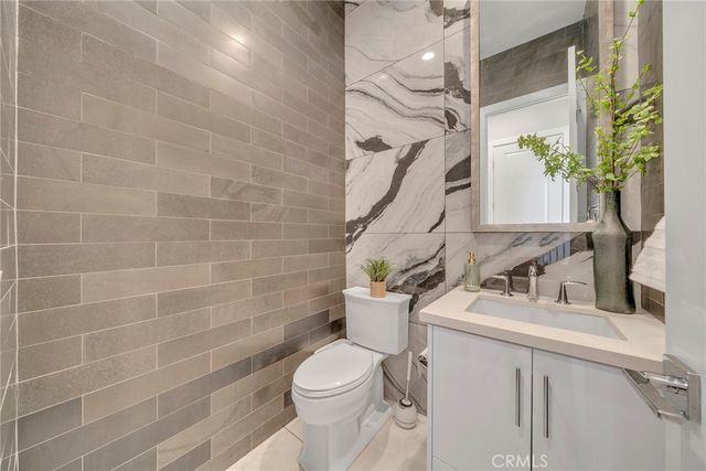 141 Evergreen Way, Lake Forest, CA 92630