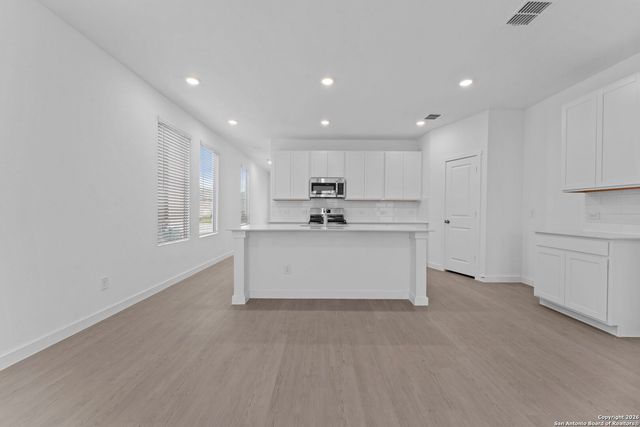 6611 Titan Park, Converse, TX 78109