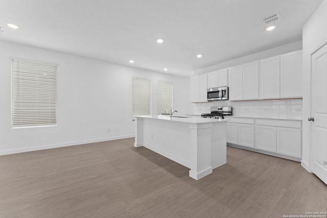 6611 Titan Park, Converse, TX 78109