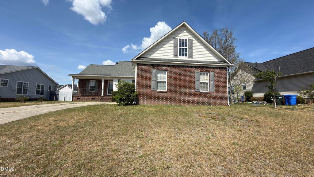 7636 Galena Drive, Fayetteville, NC 28314