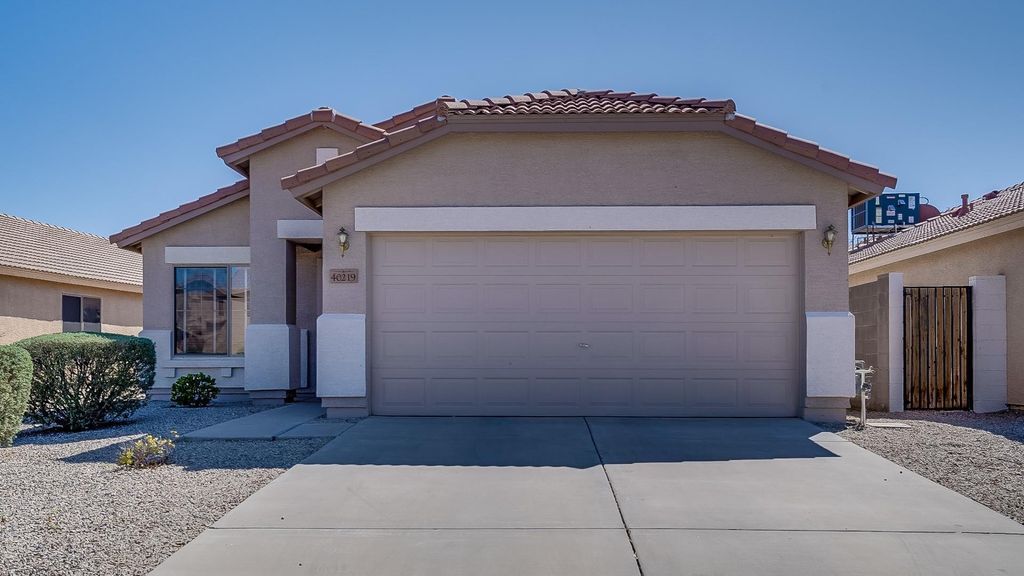 40219 N Cassara Drive, San Tan Valley, AZ 85140