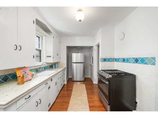 4542 Ne 27TH Ave, Portland, OR 97211