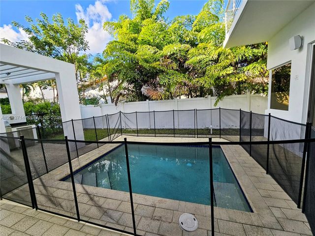 10289 NW 75th Terrace 10289, Doral, FL 33178