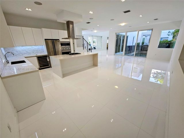 10289 NW 75th Terrace 10289, Doral, FL 33178