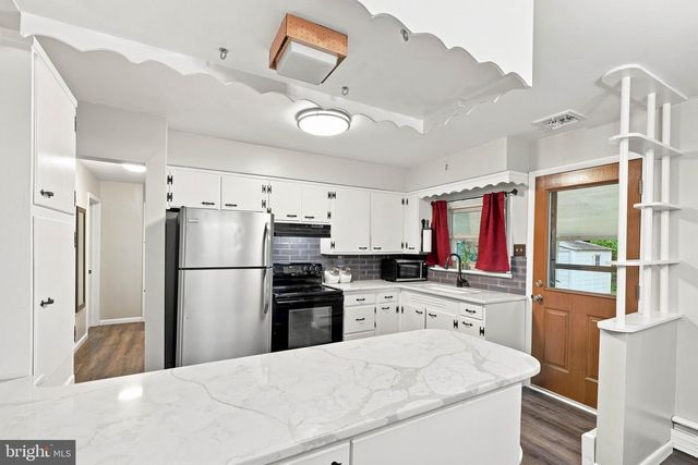 821 RIDGE AVE, Columbia, PA 17512