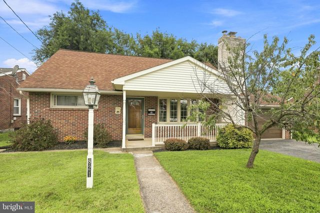 821 RIDGE AVE, Columbia, PA 17512