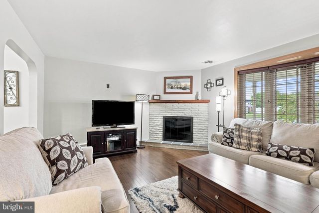 821 RIDGE AVE, Columbia, PA 17512