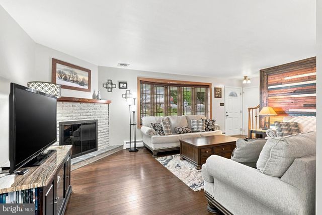 821 RIDGE AVE, Columbia, PA 17512