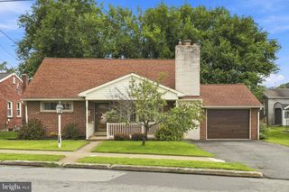 821 RIDGE AVE, Columbia, PA 17512