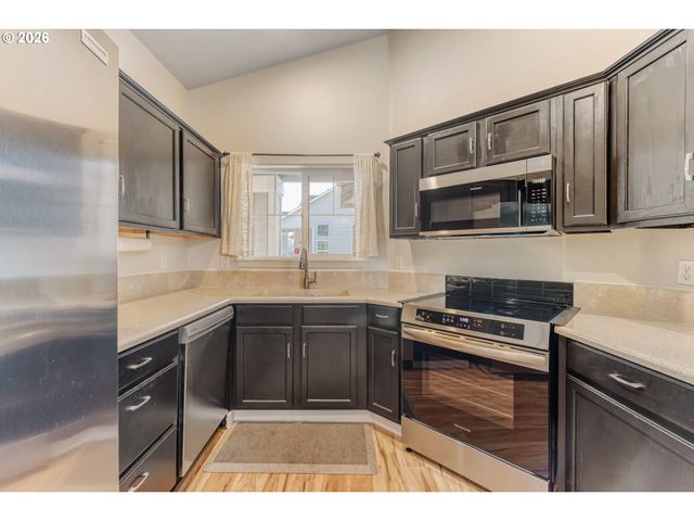 2433 Ne Cafe Way, Hillsboro, OR 97124