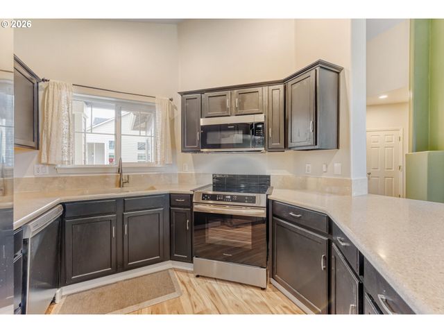 2433 Ne Cafe Way, Hillsboro, OR 97124