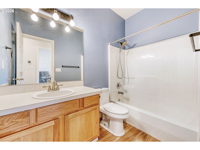 2433 Ne Cafe Way, Hillsboro, OR 97124