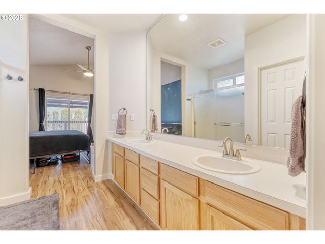 2433 Ne Cafe Way, Hillsboro, OR 97124