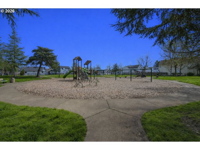 2433 Ne Cafe Way, Hillsboro, OR 97124