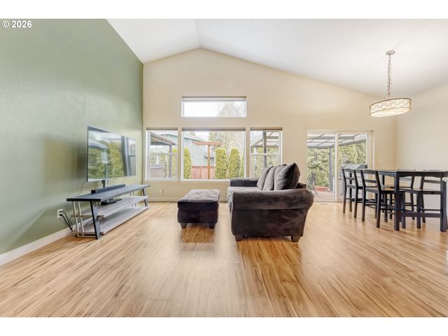 2433 Ne Cafe Way, Hillsboro, OR 97124