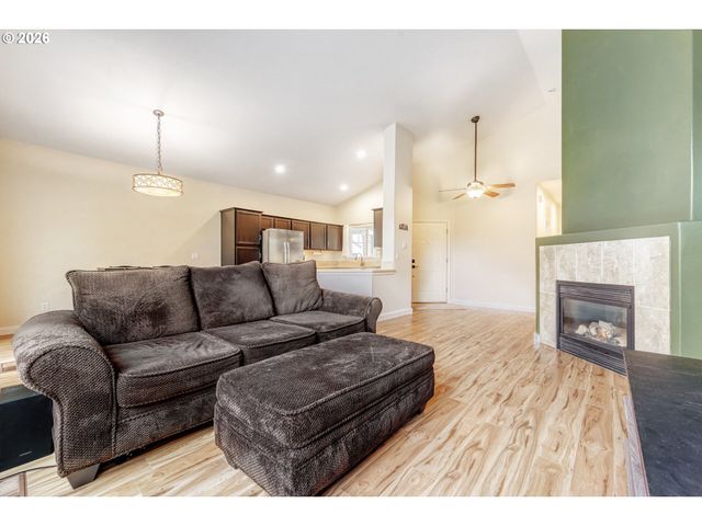 2433 Ne Cafe Way, Hillsboro, OR 97124