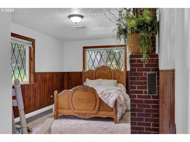 544 LOU GRAY Dr, Myrtle Creek, OR 97457