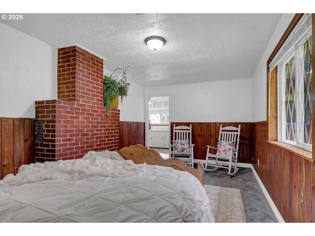 544 LOU GRAY Dr, Myrtle Creek, OR 97457