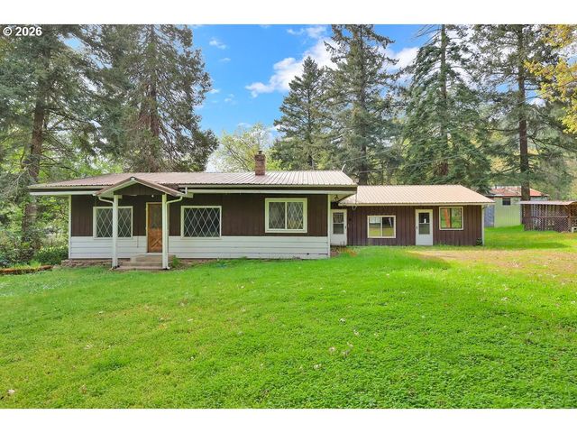 544 LOU GRAY Dr, Myrtle Creek, OR 97457