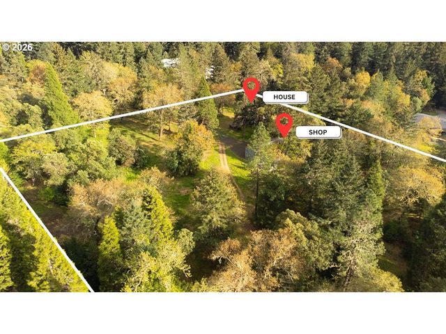 544 LOU GRAY Dr, Myrtle Creek, OR 97457