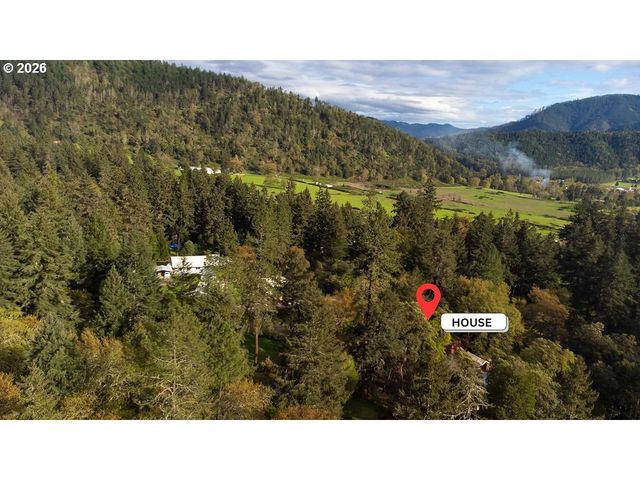 544 LOU GRAY Dr, Myrtle Creek, OR 97457