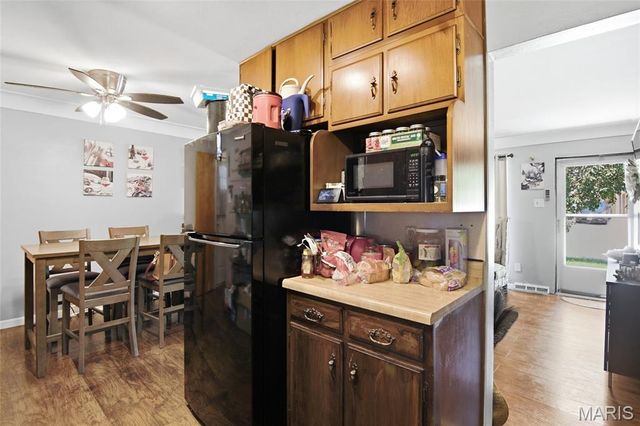 808 Wilshire Drive, Belleville, IL 62223