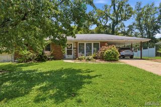 808 Wilshire Drive, Belleville, IL 62223
