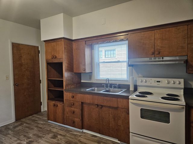 907 Tyler Street, La Porte, IN 46350