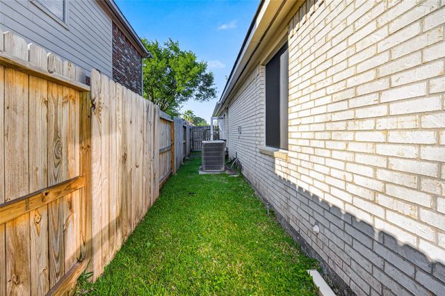 10330 Sage Brook Drive, Houston, TX 77089