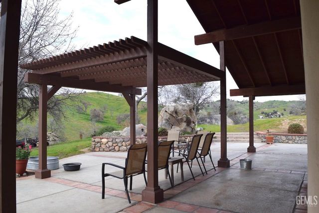 3001 Woody Granite Road, Bakersfield, CA 93308