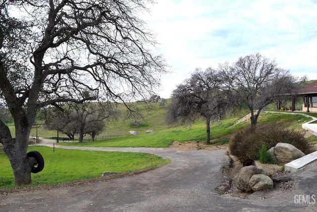 3001 Woody Granite Road, Bakersfield, CA 93308